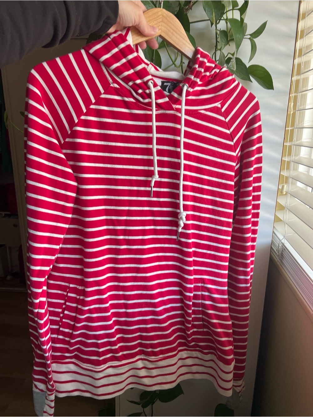7 Degrees Twisted Christmas Peppermint Red Stripe Hoodie Pullover, size XL